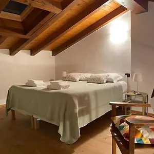 johnny-suites-bergamo-alta.italymilanhotels.net/